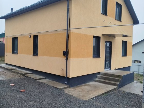 Продаєця дво поверховий будинок у ближньх зарванцях,район вікторії Зарванці