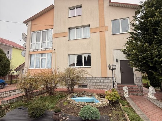 Продаж будинку з потенціалом Стрижавка