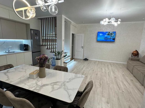 Стильний таунхаус у Центрі! 92,5 м² з сучасним ремонтом (38297) Хмельницкий