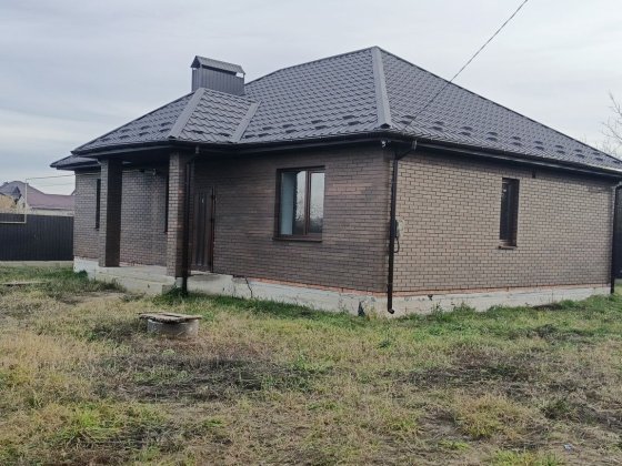 Будинок в передмісті Лука-Мелешківська