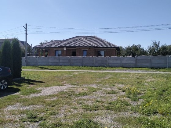 Будинок Новий в центрі Щитки