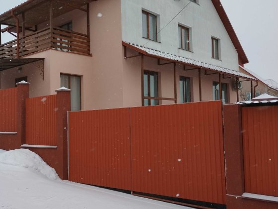 Сучасний будинок в межах міста Хмельницкий