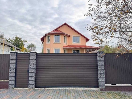 Продаж просторого приватного будинку, район Лезневе Хмельницкий