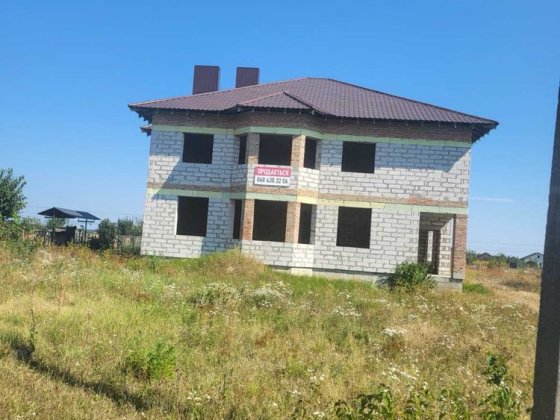 Будинок в с. Боратин в центрі села Торг! Боратин