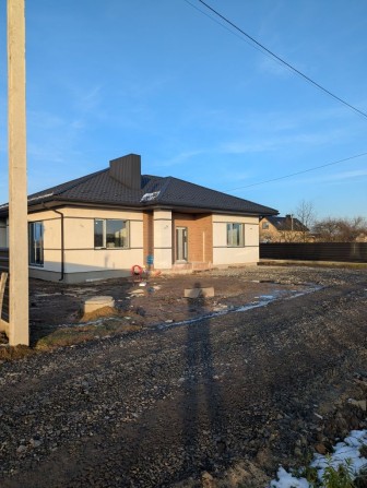 ПРОДАЖ! Американка! с.Тарасове, р-н вул. Квітневої . Євроремонт. - фото 1