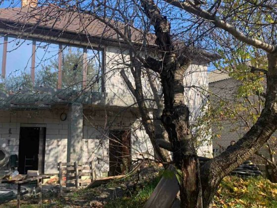 Большой дом новострой в Ермолаевке Підгородне