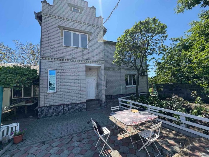 Продам 2х этажный дом в Подгороднем - фото 1