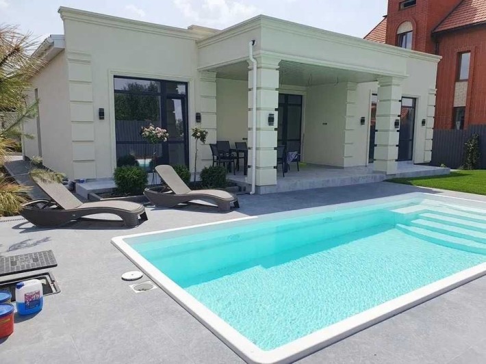 Продам дом с бассейном под отделку Новоалександровка - фото 1