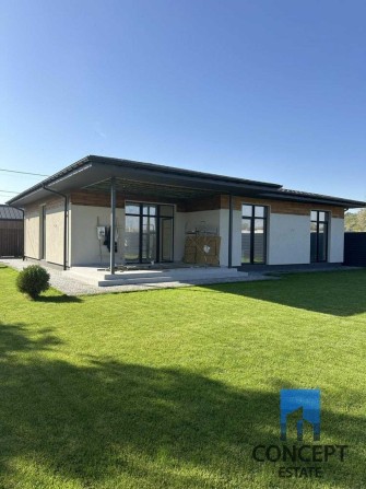 Продам дом с новым дизайнерским ремонтом в Новоалександровке! - фото 1