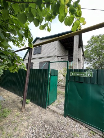 Продам двух этажный дом на Баме - фото 1