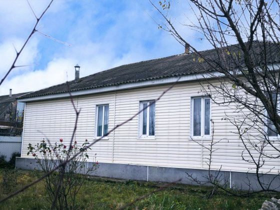 Продам великий, теплий будинок в Брусилові.  72 км від Києва. Брусилів
