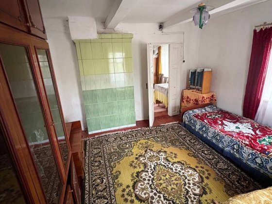 Продам половину будинку Черняхов