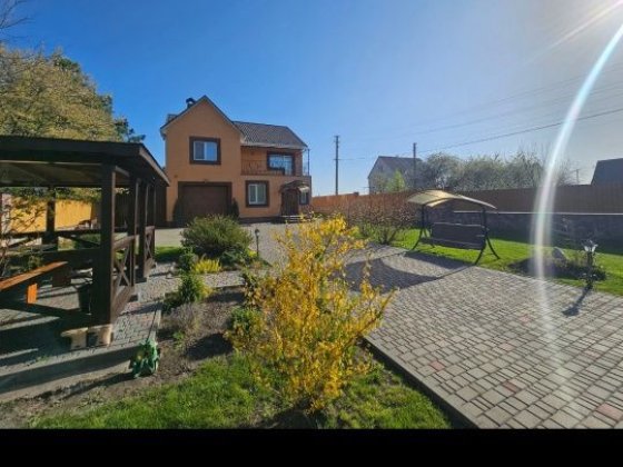 Продам будинок  в мальовничому місці Хорошів