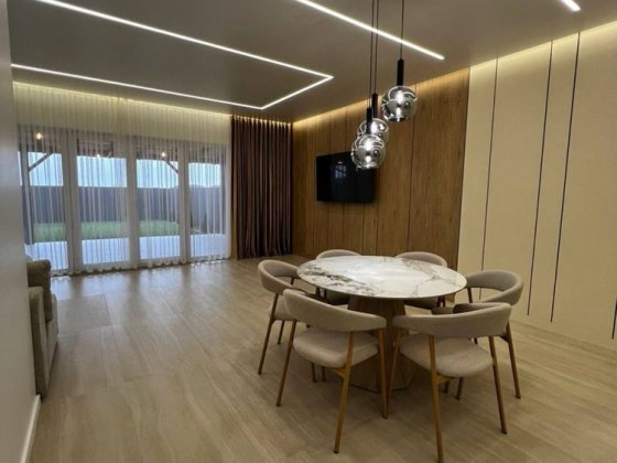 Продаж неймовірного Танхаусу Сторожница