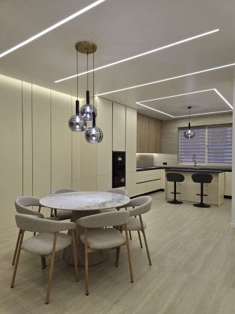 Продаж сучасного таунхаусу в передмісті Ужгорода ЖКМ "New Village”
Кот - фото 1