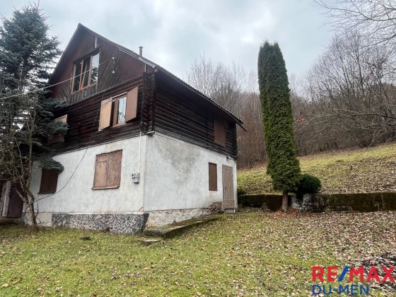 Двоповерховий дачний будинок Рахов