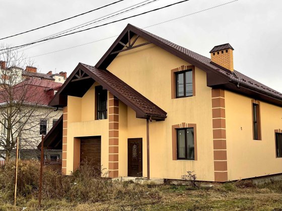 Продаж 5-кімнатного будинку у Крихівцях, ділянка 10 сотих. Крихівці
