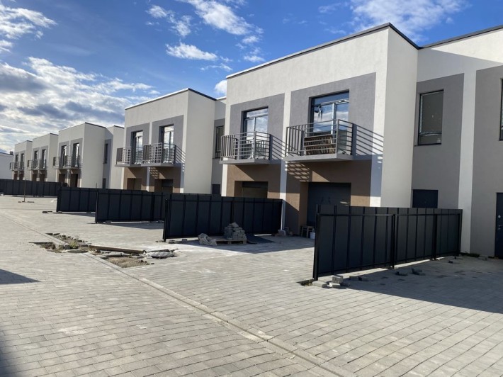 Просторий таунхаус 135 м² біля Калинової Слободи з гаражем та ділянкою - фото 1