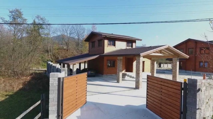 Продаж елітної резиденції з великою земельною ділянкою 0,57га - фото 1