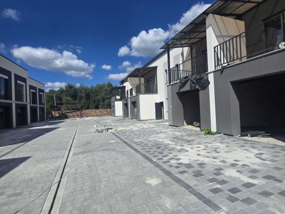 Продаж таунхауса з гаражем 174кв.м с. Вовчинець Волчинец