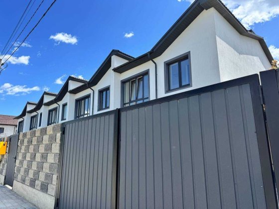 Таунахус з Повністю ЗАКРИТИМ двором - від ЗАБУДОВНИКА! Криховцы