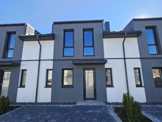 Терміновий продаж  двохповерхового танхаусу, c. Крихівці Криховцы