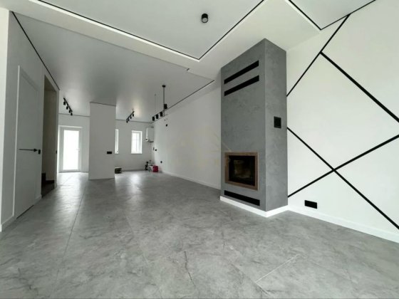 Продається таунхаус з ремонтом в Крихівцях Крихівці