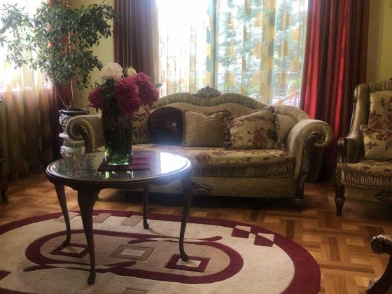 Продаж! Просторий будинок з басейном та сауною Угринов