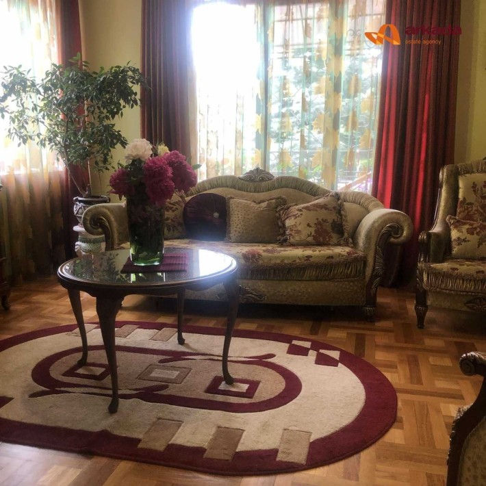 Продаж! Просторий будинок з басейном та сауною - фото 1