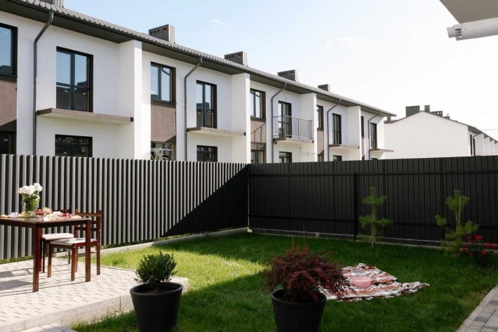 Таунхаус з повністю ПРИВАТНИМ ДВОРОМ! - фото 1