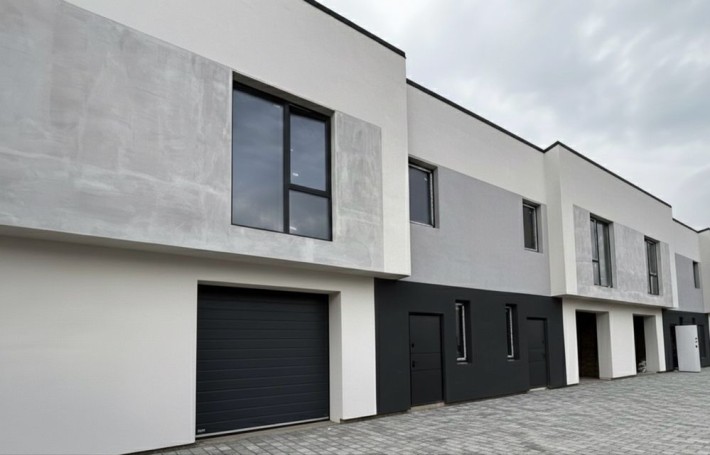 Збудований таунхаус біля міста: 140 м², гараж, власне подвір’я - фото 1