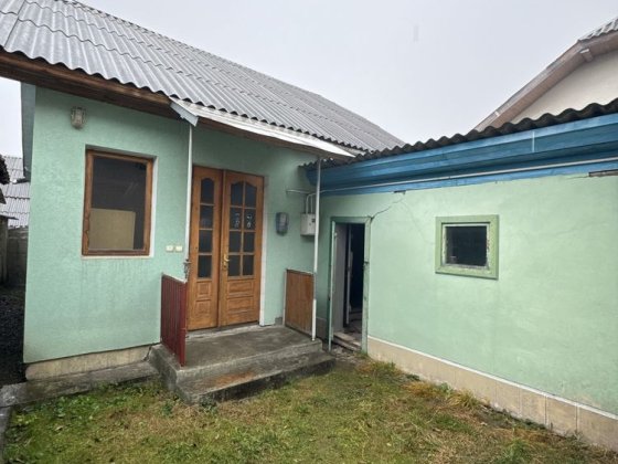 Булинок з гаражем у Богодчанах Богородчани