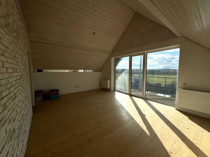 Особняк з встановленими СОНЯЧНИМИ ПАНЕЛЯМИ! - фото 1