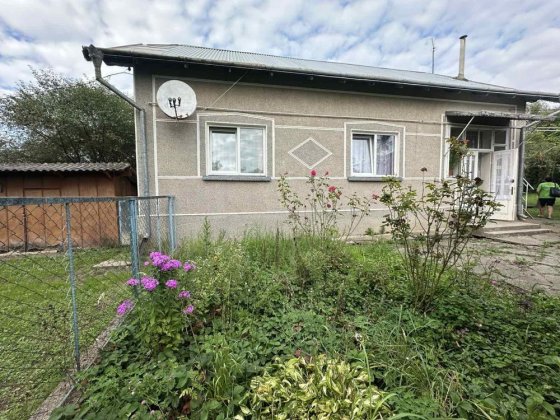 Терміновий продаж будинок м.Тлумач жилий стан ділянка 25 сотих Тлумач