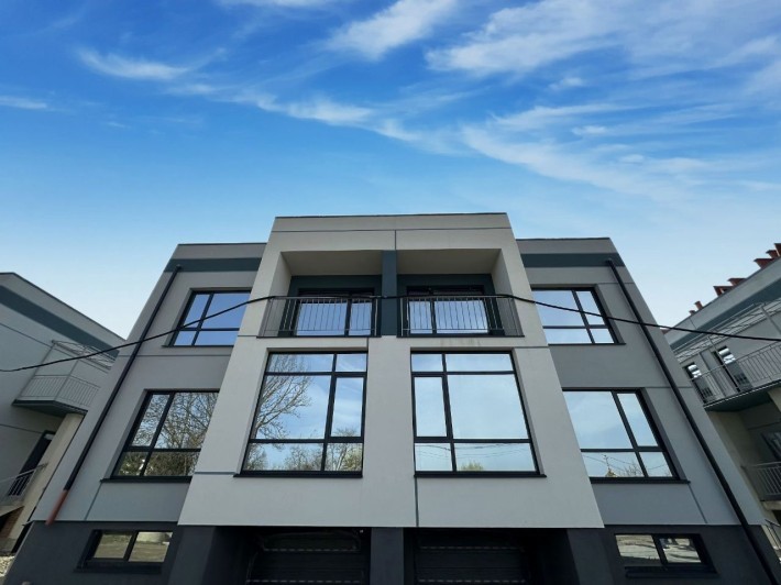 Продаж будинку в затишному районі неподалік озера - фото 1