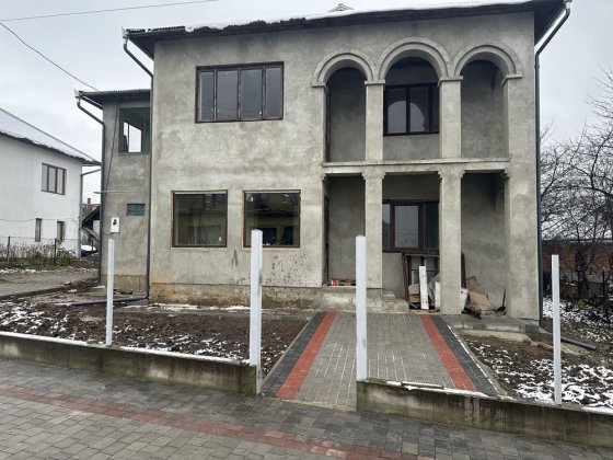 Будинок або дві квартири. Снятин, Вишенського Снятин