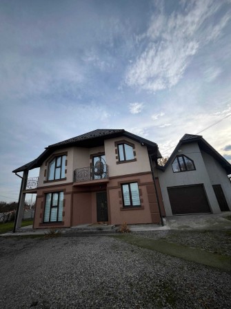 Продам сучасний, компактний 2-х поверховий будинок в центрі Підлужжя - фото 1