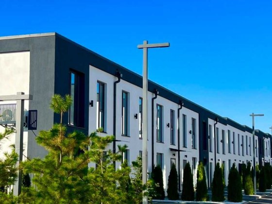 Без комісії, таунхаус 62м², газовий котел, дворик, охорона Гатне