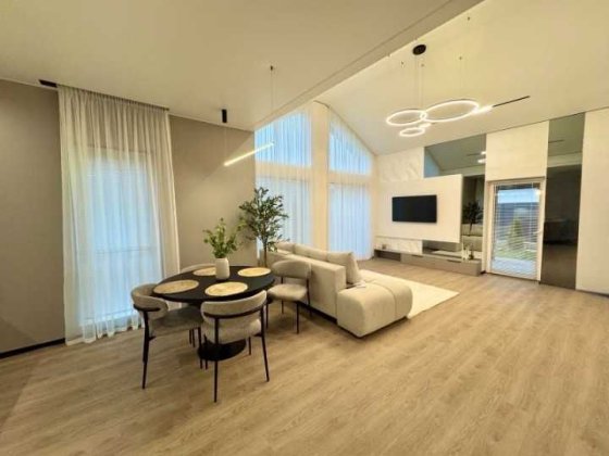 Одноповерховий будинок з ремонтом с.Гатне Гатне