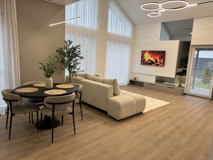 Новий будинок 130 м² у закритому містечку. Ремонт, меблі - фото 1