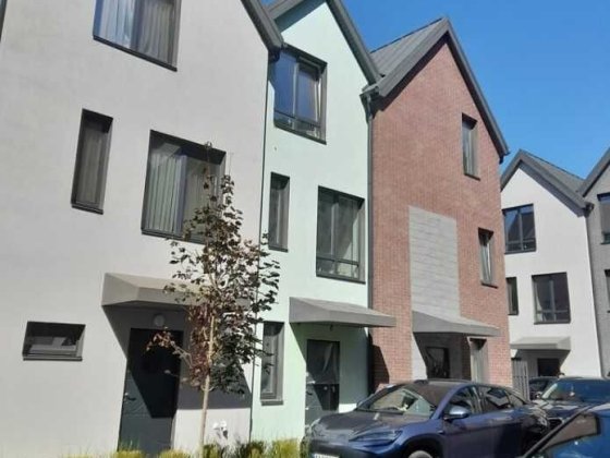 Без комісії, таун, 84м², 3 кімнати, 0.6 сотки Крюковщина