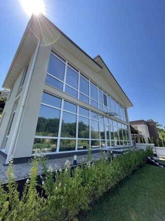 Продам дом у озера с. Гатне - фото 1