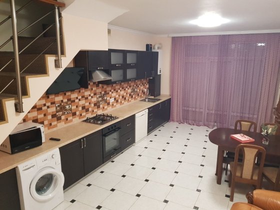 Таунхаус з ремонтом від власника с. Гатне 2 км метро Теремки Гатне