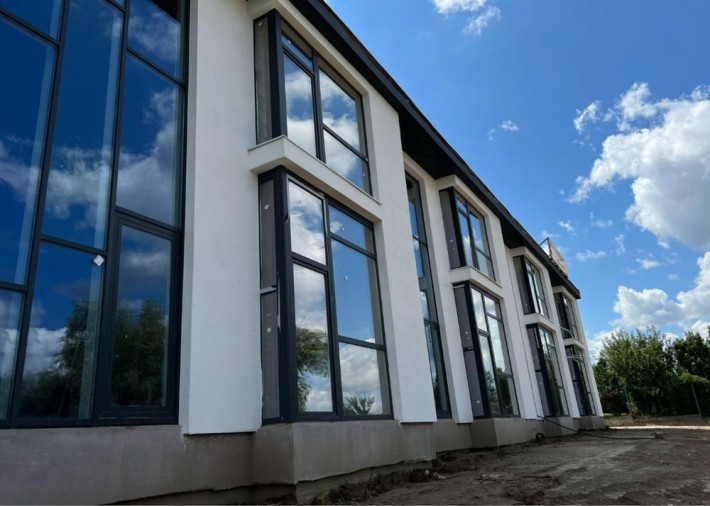 Таунхаус без ремонту/велика ділянка/вихід до озера/Гатне/130 тис $ - фото 1