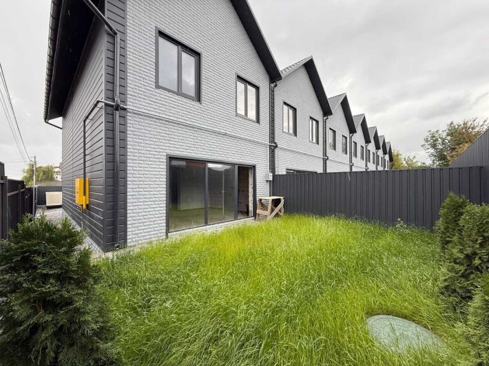 Продаж Будинків Таунхаусів Святопетрівське Вишневе - фото 1