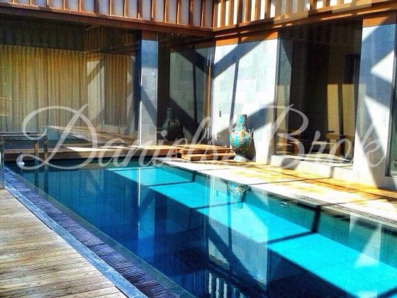 Козин, Конча Заспа Дом в стиле хай-тек на берегу реки Козин