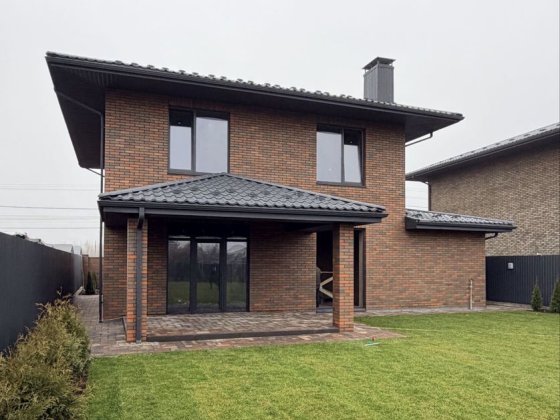 Надійний цегляний будинок 190 м² з газом, 7,5 соток. Гатне