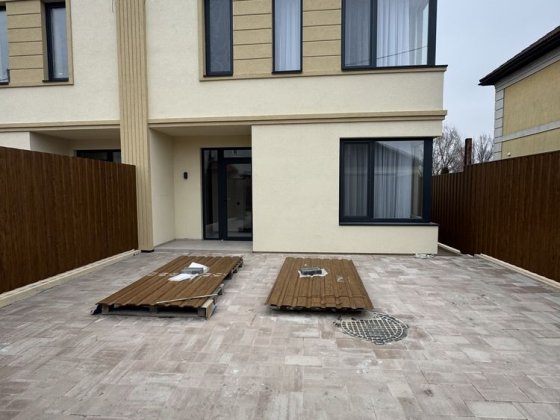 Дуплекс/з ремонтом та меблями/без комісіі/гарна локація Гатное