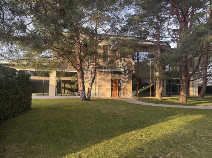 В продаже дом 690 м2 с участком 19,6 соток на берегу реки Козинки. - фото 1