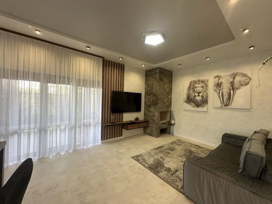 Новий будинок з РЕМОНТОМ. Є басейн, сауна, автоновіс. 7 сот. Гатне